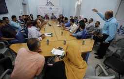 Press House Organize Exchange-Culture Meeting With the Canadian Journalist