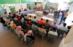 Press House organizes a discussion meeting with the mayor of Gaza Strip Dr. Yahya Al Saraj
