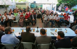 Press House Organize a Meeting Between Displaced People and Officials