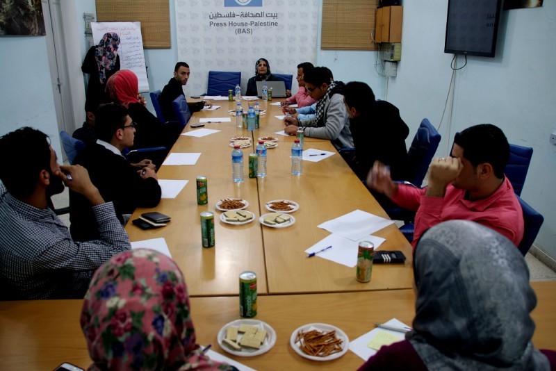 Press House holds a Session to set the needs' of journalists 