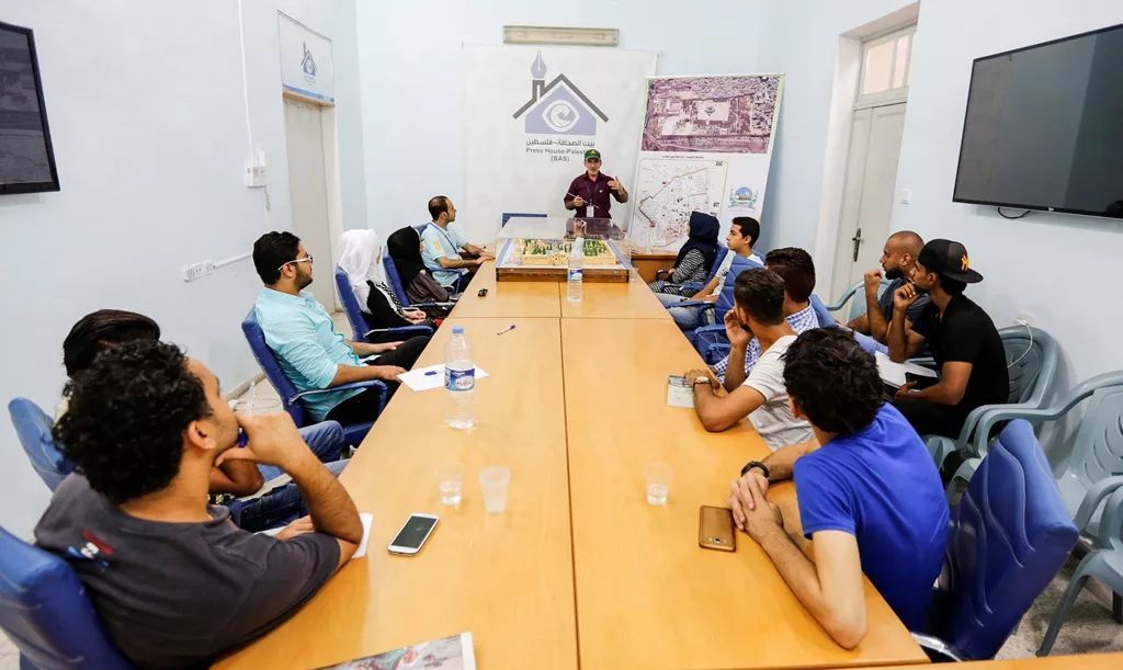 Young Journalists Team Organizes an Educational Session about Jerusalem City