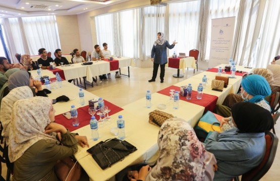 Press House holds an awareness workshop on "Gender Sensitivity in the Palestinian Media Discourse"