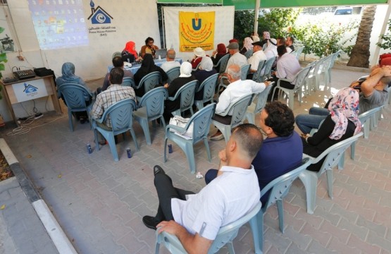 The Literary Noon Salon organizes a literary meeting at the Press House