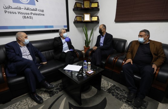 The General Secretary of the Palestinian National Initiative Movement visits Press House 