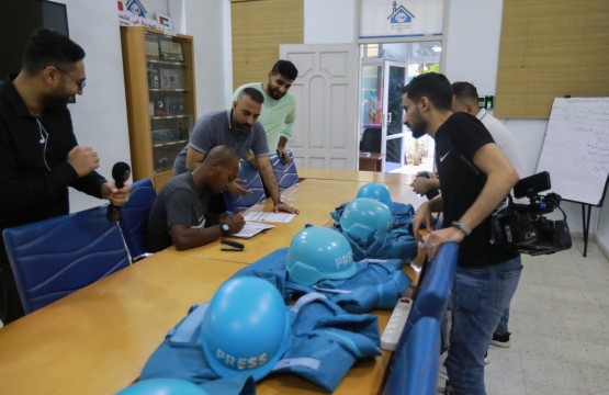 Press House distributes  safety equipment to dozens of journalists for media coverage during the war