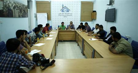 Journalist Finok meets with young journalists in Press House