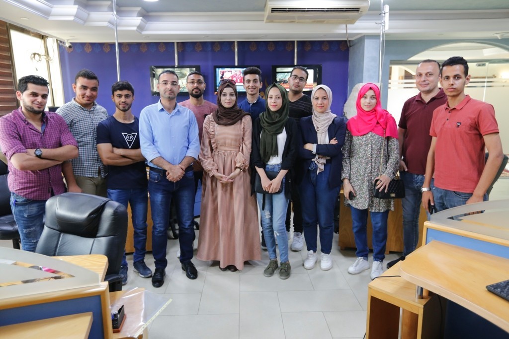A Team of Young Journalists from the Press House visits the Office of Al-Jazeera Network in Gaza 