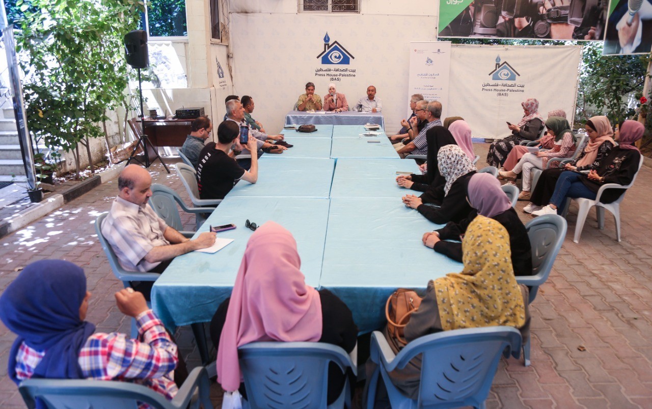 Cultural club holds a Cultural Symposium on "The Palestinian Literature.. Youth Experiences" at Press House