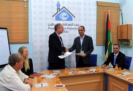 The Representative of Norway Signs an Agreement with Press House - Palestine