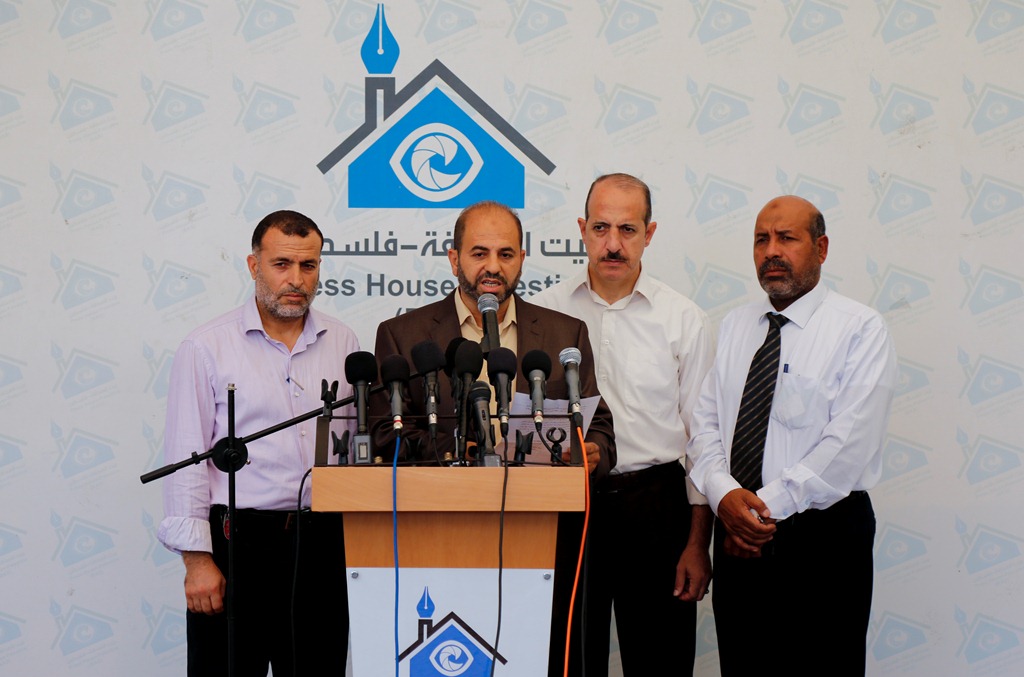 At the Press House… the National Committees for Refugees Ask UNRWA to Light up Gaza Camps